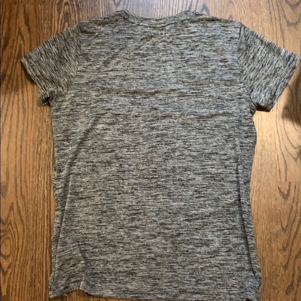Under Armour Athletic T Shirt - Picture 2 of 3